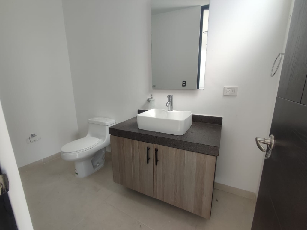 WhatsApp Image 2025-10-16 at 4.09.45 PM (1)